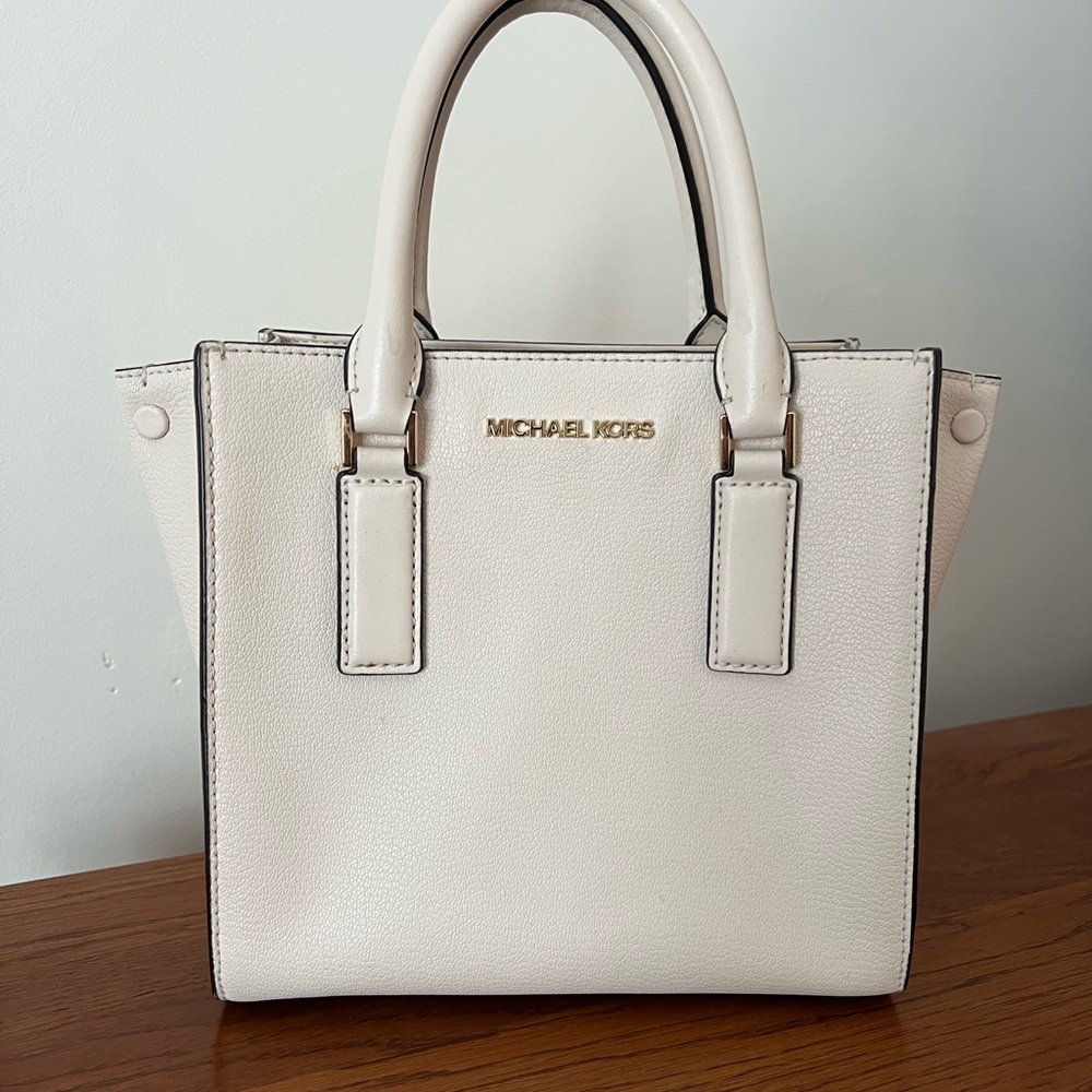 Michael Kors Alessa Messenger, Lt Cream Leather